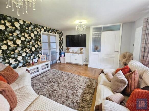 3 bed Semi-Detached for sale Image 6