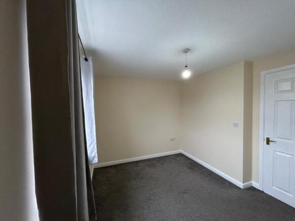 2 bed Semi-Detached to rent Image 10