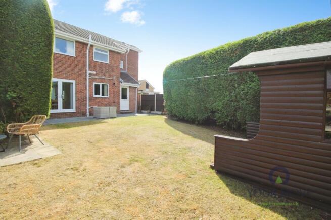 4 bed Detached for sale Image 11