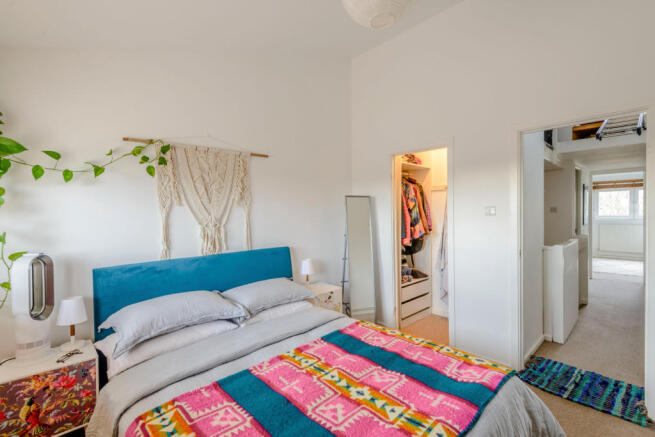 8412086-interior11-800