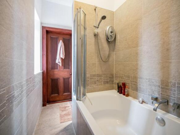 En Suite Bathroom
