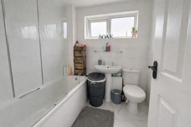 3 bed Semi-Detached for sale Image 6