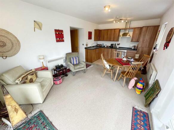 Lounge / Kitchen