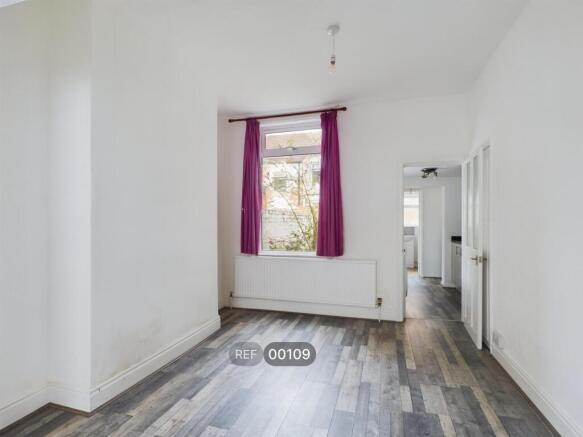 3 bed Terraced to rent Image 4