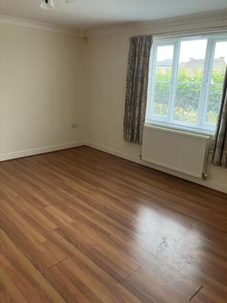 2 bed Flat to rent Image 9