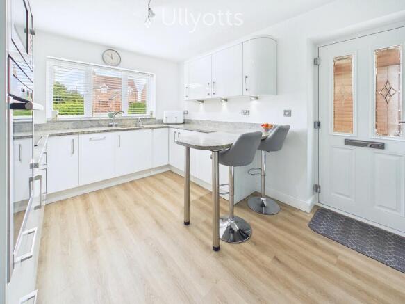 3 bed Semi-Detached for sale Image 6
