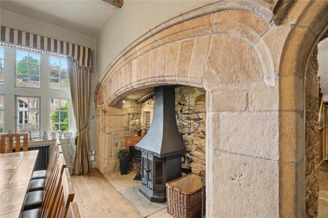 9 bed Semi-Detached for sale Image 11