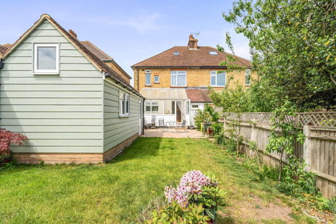 House in Gillingham, Twydall - More