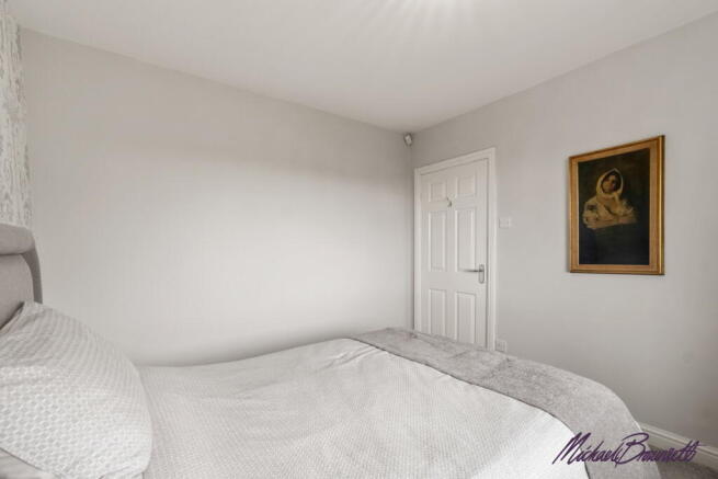 3 bed Semi-Detached Bungalow for sale Image 11