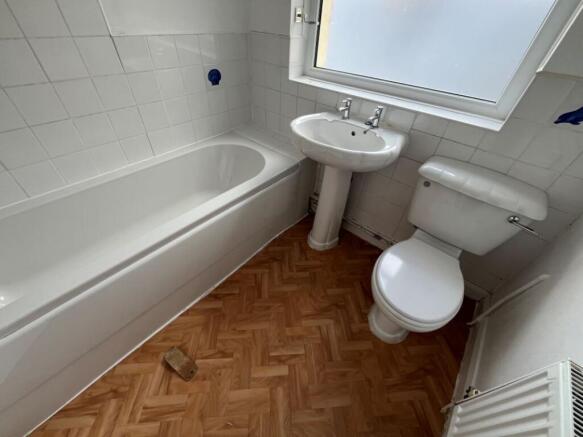 Flat 3, 37 Greenfield Road, Colwyn Bay, Conwy, LL29 8EW photo 5