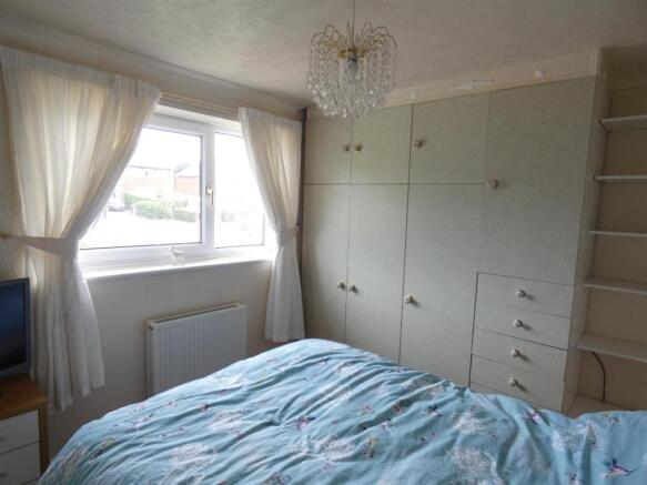 BEDROOM 2