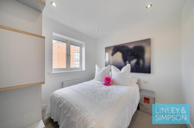 3 bed House for sale Image 12
