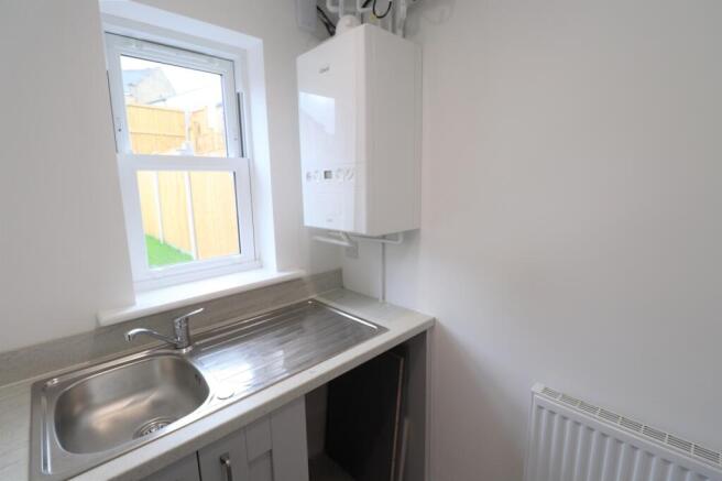 3 bed House to rent Image 4