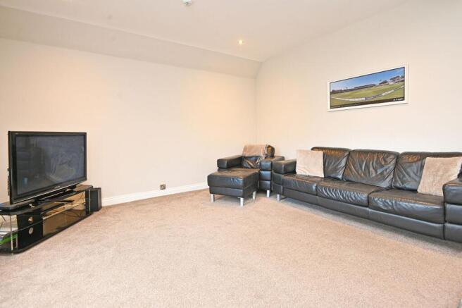1 bed Flat to rent Image 11