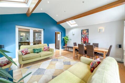 Hatfield Road, St. Albans, Hertfordshire, AL4