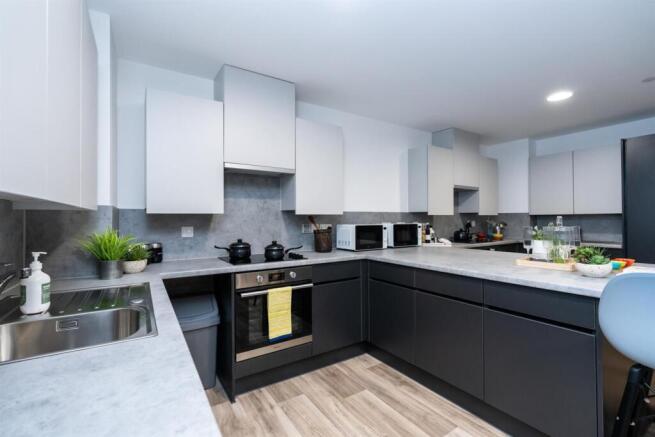 1 bed Flat Share to rent Image 9