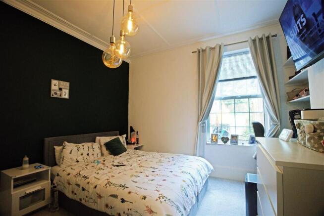 Bedroom (Ground