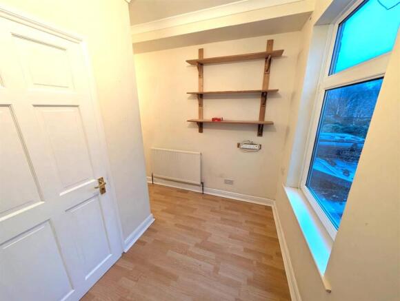2 bed End of Terrace to rent Image 7
