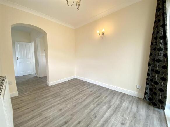 3 bed Semi-Detached for sale Image 11