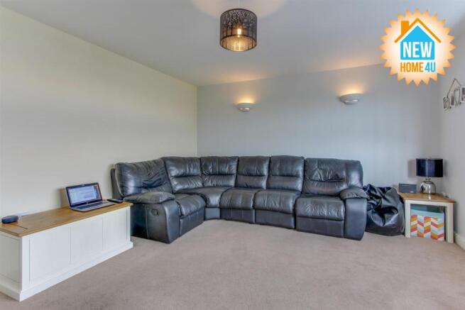 LOUNGE: