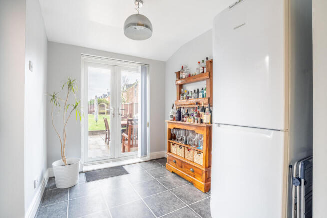 5 bed Semi-Detached for sale Image 7