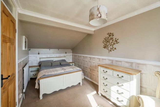 4 bed Detached for sale Image 9