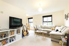34, Moriatry Close, London N7 0EF