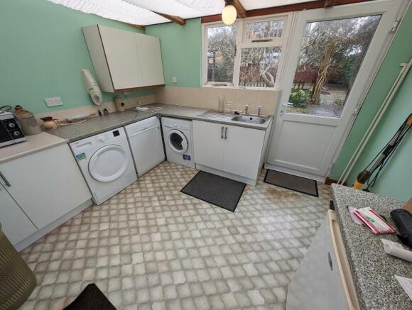 3 Firgrove Crescent outer utility.jpg