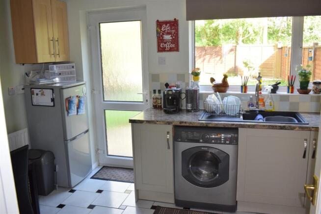 7 MIlton Court Kitchen.jpg