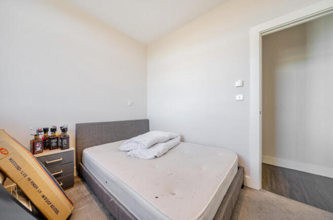 2 bed Flat for sale Image 9