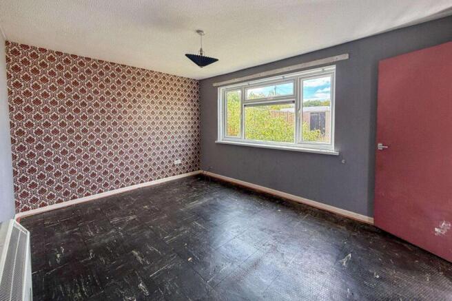 9 Solent Gardens, Freshwater, Isle of Wight, PO40 9PN