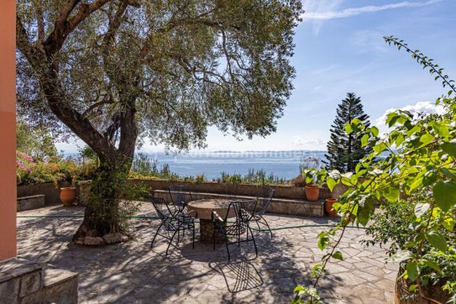 Front terrace view