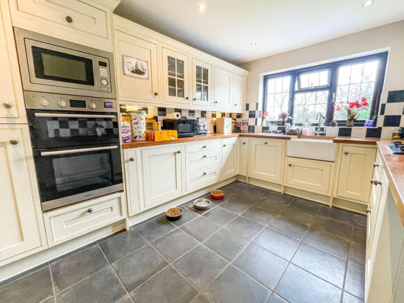 Firs Drive, Hedge End, Southampton, SO30 photo 4