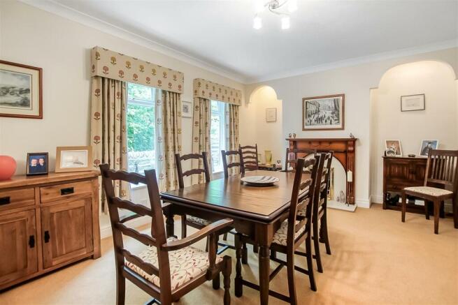 4 bed Semi-Detached for sale Image 5