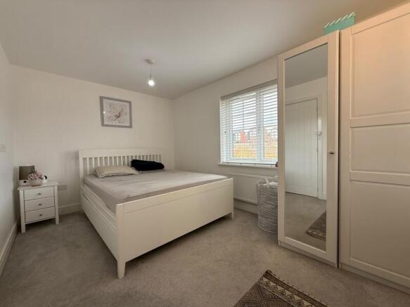 3 bed Semi-Detached to rent Image 8