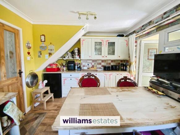 Third Avenue, Prestatyn, LL19 photo 4
