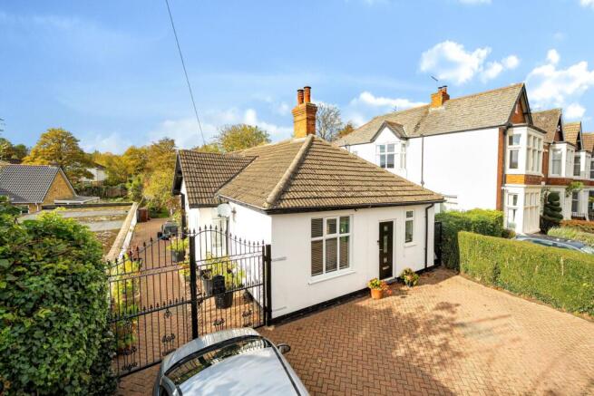 34 Thorpe Lea Rd, side elevated