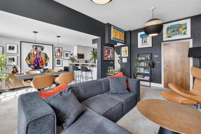 2 bed Apartment for sale Image 6
