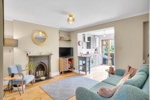 6a, Martell Road, London SE21 8EE