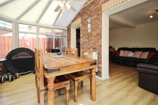 4 bed Detached for sale Image 7