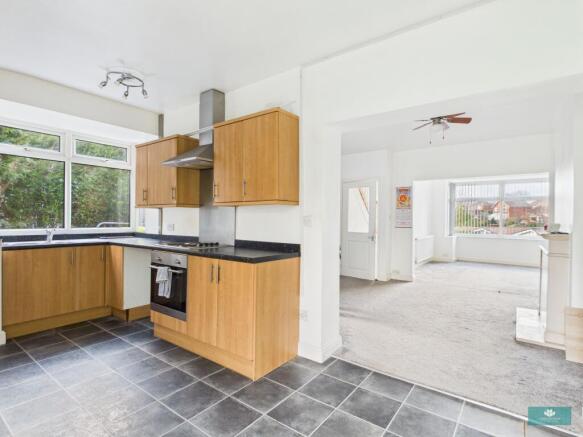 3 bed Semi-Detached for sale Image 8