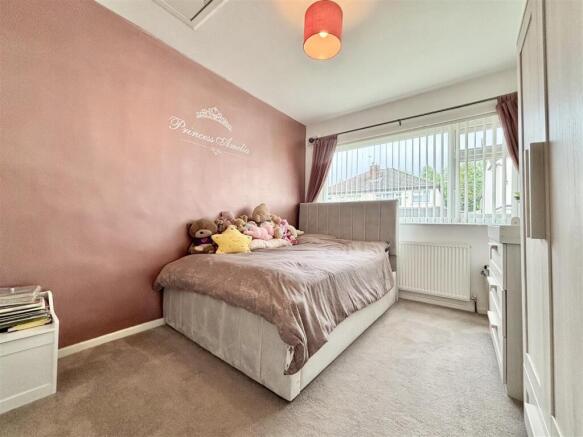 3 bed Semi-Detached for sale Image 12