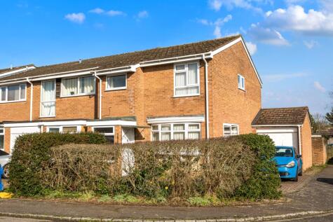 Richens Drive, Carterton, Oxfordshire, OX18