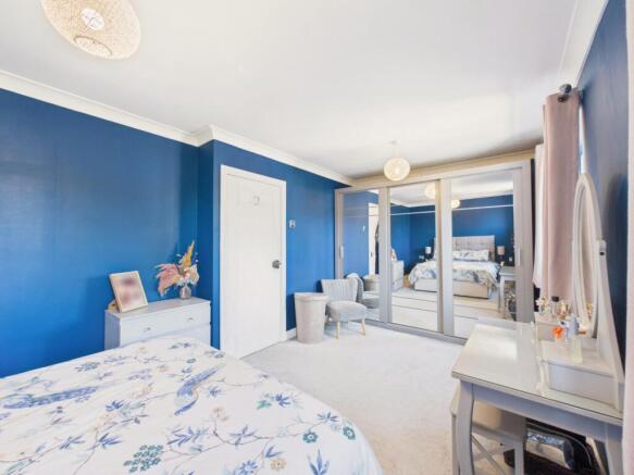 4 bed Semi-Detached for sale Image 8
