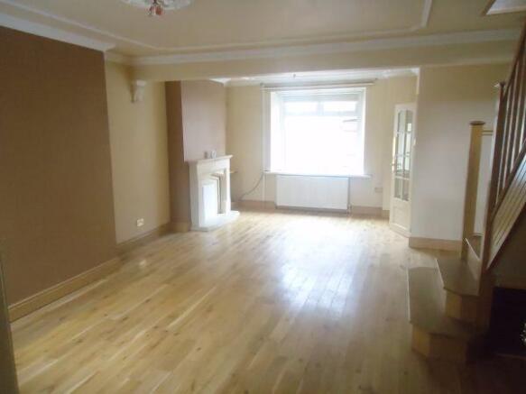 Lounge/Dining Room