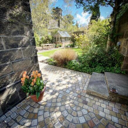 Entrance Cobbles.JPG