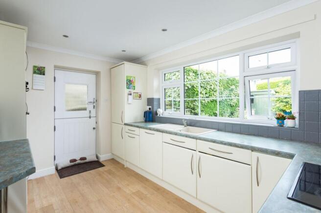 4 bed Detached for sale Image 6