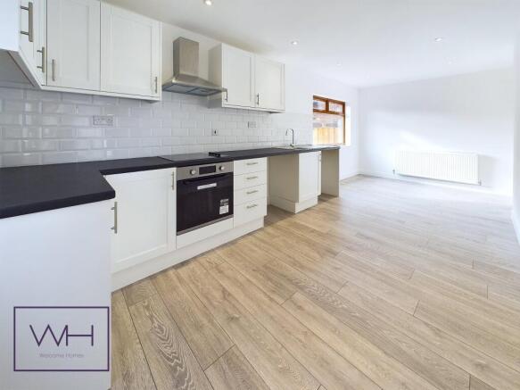 3 bed Semi-Detached to rent Image 10