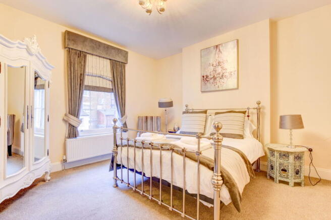 4 bed Terraced for sale Image 6