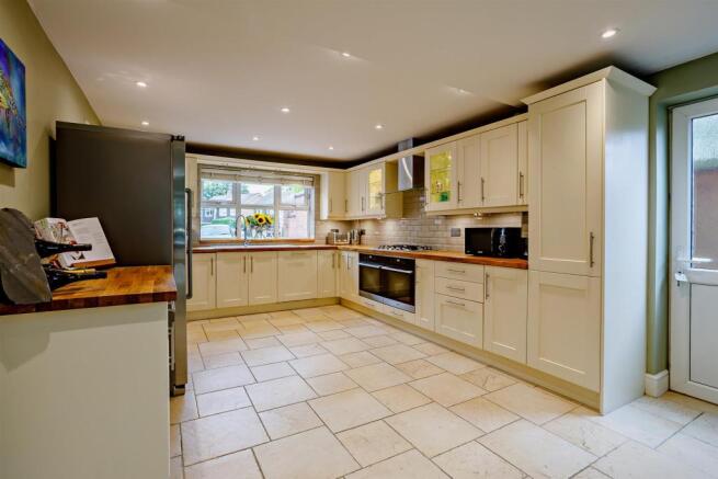 8428151-interior19-800.jpg